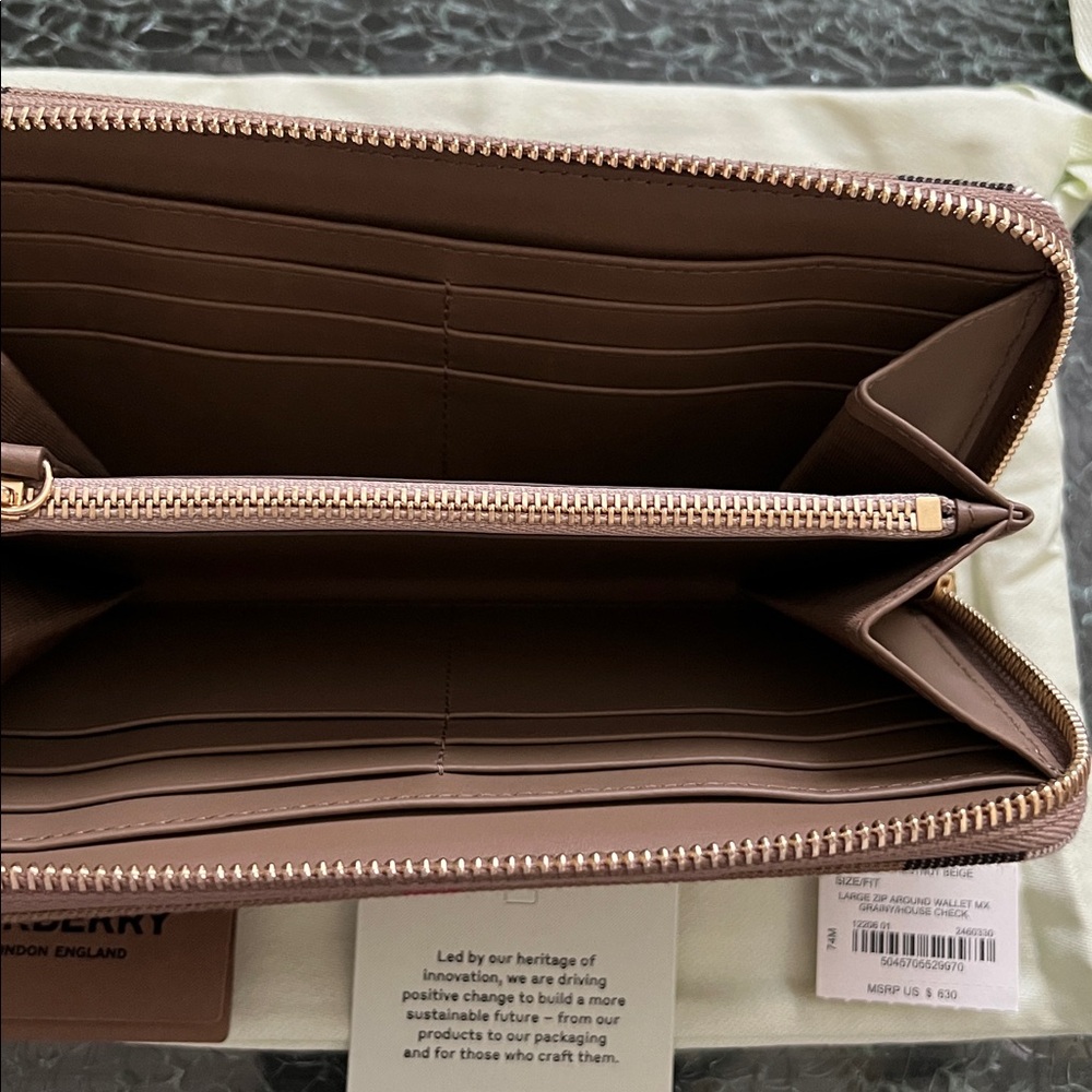 🆕 Burberry Beige and Pink Zip-Around Wallet - Picture 6 of 9